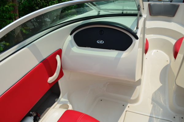 ขายเรือ Sea Ray Sport ยาว 19.8 ฟุด ผลิตปลายปี 2007 สวยและใหม่มากใช้งานแค่ 160 ชั่วโมง วิ่งน้ำจืดอย่างเดียว ขายเรือ Sea Ray Sport ยาว 19.8 ฟุด ผลิตปลายปี 2007 สวยและใหม่มากใช้งานแค่ 160 ชั่วโมง วิ่งน้ำจืดอย่างเดียว