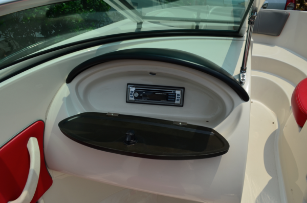 ขายเรือ Sea Ray Sport ยาว 19.8 ฟุด ผลิตปลายปี 2007 สวยและใหม่มากใช้งานแค่ 160 ชั่วโมง วิ่งน้ำจืดอย่างเดียว ขายเรือ Sea Ray Sport ยาว 19.8 ฟุด ผลิตปลายปี 2007 สวยและใหม่มากใช้งานแค่ 160 ชั่วโมง วิ่งน้ำจืดอย่างเดียว