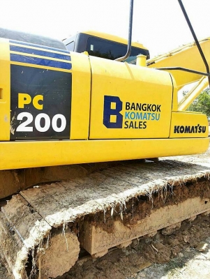KOMATSU PC200-7