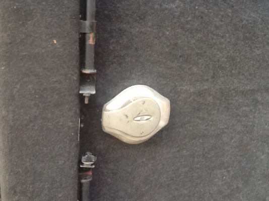 ขายฝาปิดท้ายกระบะไฟฟ้า d max 4000 บาท