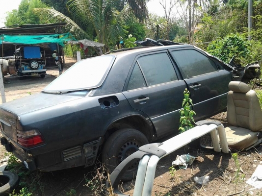 ขายบอดี้ BENZ w124 ไม่มีทะเบียน ไม่มีเครื่องยนต์ เอาไปเป็นอะไหล่คับ