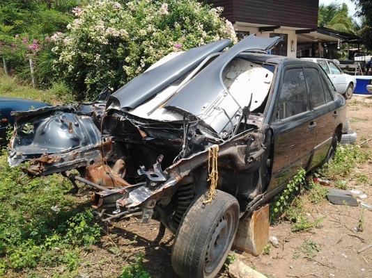 ขายบอดี้ BENZ w124 ไม่มีทะเบียน ไม่มีเครื่องยนต์ เอาไปเป็นอะไหล่คับ