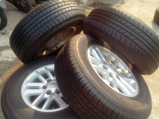 แม็กวีโก้แชป์ขอบ17พร้อมยางบริสโตน265/65/17 ปี12ปลายปีสวยๆ แม็กวีโก้แชป์ขอบ17พร้อมยางบริสโตน265/65/17 ปี12ปลายปีสวยๆ