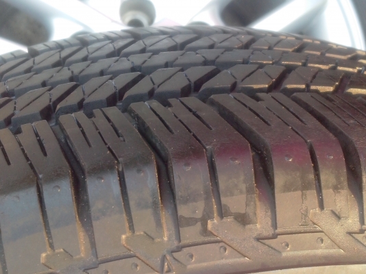 แม็กวีโก้แชป์ขอบ17พร้อมยางบริสโตน265/65/17 ปี12ปลายปีสวยๆ แม็กวีโก้แชป์ขอบ17พร้อมยางบริสโตน265/65/17 ปี12ปลายปีสวยๆ