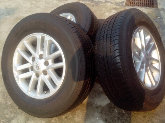 แม็กวีโก้แชป์ขอบ17พร้อมยางบริสโตน265/65/17 ปี12ปลายปีสวยๆ แม็กวีโก้แชป์ขอบ17พร้อมยางบริสโตน265/65/17 ปี12ปลายปีสวยๆ