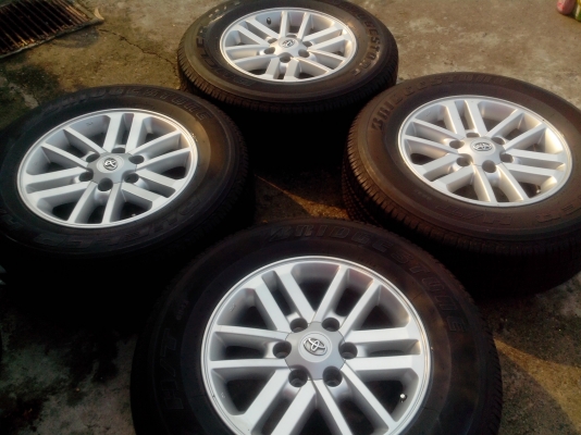 แม็กวีโก้แชป์ขอบ17พร้อมยางบริสโตน265/65/17 ปี12ปลายปีสวยๆ