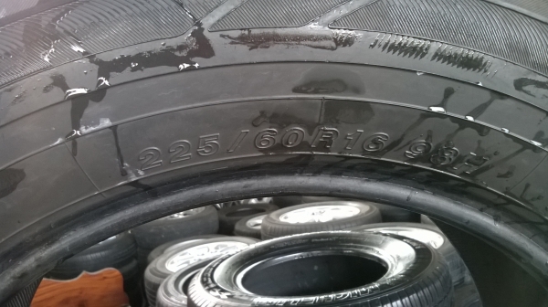 ขายยาง225 60 16 YOKOHAMA คู่ละ1200 ขายยาง225 60 16 YOKOHAMA คู่ละ1200