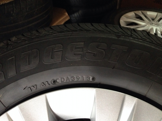 ยางป่าว205 70R15ดูราวิด611ป้ายแดงปี13