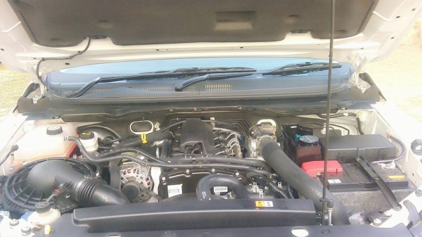 ขายดาวน์ BT Pro50 สีขาว HIRACER 2.2 เดิมจากศูนย์