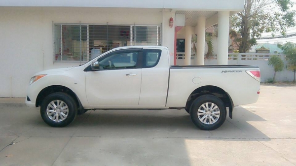 ขายดาวน์ BT Pro50 สีขาว HIRACER 2.2 เดิมจากศูนย์