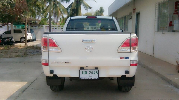 ขายดาวน์ BT Pro50 สีขาว HIRACER 2.2 เดิมจากศูนย์