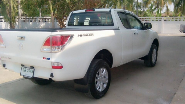 ขายดาวน์ BT Pro50 สีขาว HIRACER 2.2 เดิมจากศูนย์