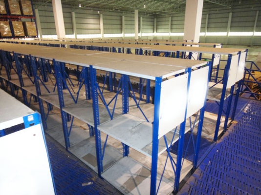 ชั้นวางสินค้า Mezzanine Rack + Microrack มือสองพร้อมชั้นลอย เหมาะสำหรับวางชิ้นส่วน Sparepart และอุปกรณ์ ฮาร์แวร์ต่างๆ มีสองชั้น สั่งทำมา ล้านเศษ ขายต่อราคาพิเศษ