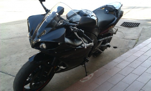 ขาย R1 ปี 2010 สพม.แท้ครับ เครื่องดีระบบไฟปกติ สวยจบ ขาย 379000 บาท ขาย R1 ปี 2010 สพม.แท้ครับ เครื่องดีระบบไฟปกติ สวยจบ ขาย 379000 บาท