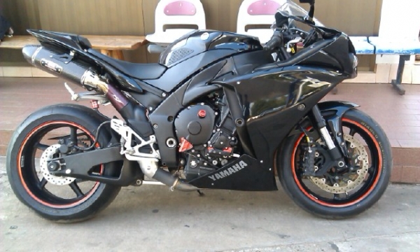 ขาย R1 ปี 2010 สพม.แท้ครับ เครื่องดีระบบไฟปกติ สวยจบ ขาย 379000 บาท ขาย R1 ปี 2010 สพม.แท้ครับ เครื่องดีระบบไฟปกติ สวยจบ ขาย 379000 บาท