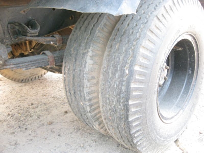 ขายหกล้อโดยสาร NKR 110 สภาพดี มีแนนซ์ให้ยอด 250000 Tel. 088-4501277