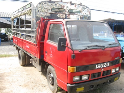 ขายหกล้อโดยสาร NKR 110 สภาพดี มีแนนซ์ให้ยอด 250000 Tel. 088-4501277