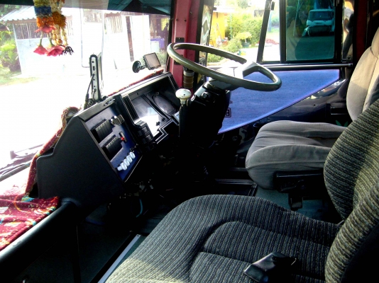 ขายรถบัส คัสซีเบนซ์(ห้างทั้งชุด) 210 มีแสงยูร ขายรถบัส คัสซีเบนซ์(ห้างทั้งชุด) 210 มีแสงยูร