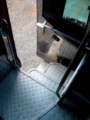 ขายรถบัส คัสซีเบนซ์(ห้างทั้งชุด) 210 มีแสงยูร ขายรถบัส คัสซีเบนซ์(ห้างทั้งชุด) 210 มีแสงยูร