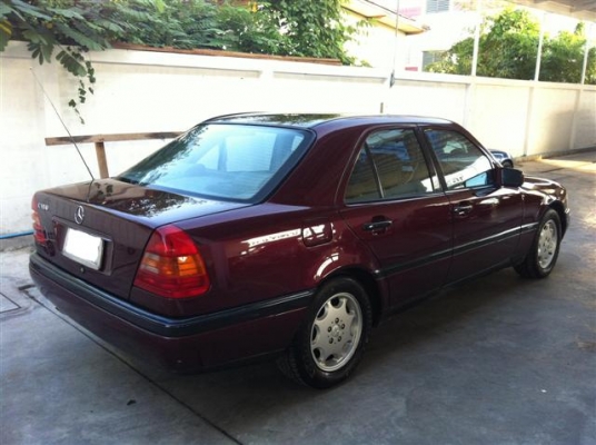 รถBENZ C180 ปี97แท้AIRBagคู่แอร์digital มือเดียวสีเดิม รับเทรินรถเก่าด้วยครับ