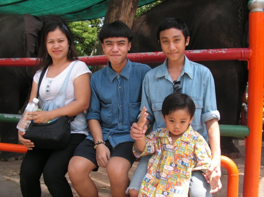 สปอยเลอร์หลังรถเก๋ง(ลูกค้าเก่าครับเฮียที่อยู่ปทุมรับไปดูเเลต่อแล้วครับ)