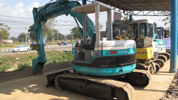ขายรถแบคโฮ KOBELCO รุ่้น SK 50 UR มือสอง สภาพดี พร้อมใช้งาน นำเข้าจากญี่ปุ่น