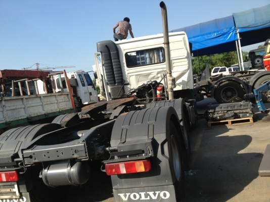ขายหัวลาก VOLVO FM12 เครื่อง 400 แรง ยกล้อหลังได้ ขายตามสภาพแค่ฝาแตก ทะเบียนพร้อม