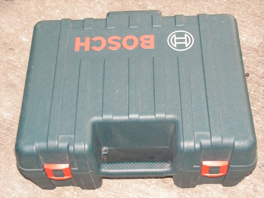 กล่องใส่เครื่องมือของBOOSCH(พี่ที่อยู่สายไหมรับไปดูเเลต่อแล้วครับ)