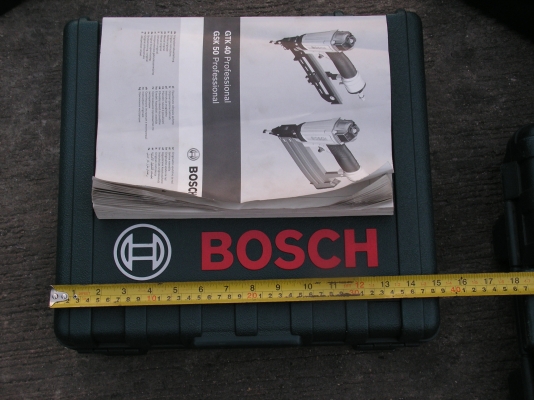กล่องใส่เครื่องมือของBOOSCH(พี่ที่อยู่สายไหมรับไปดูเเลต่อแล้วครับ)