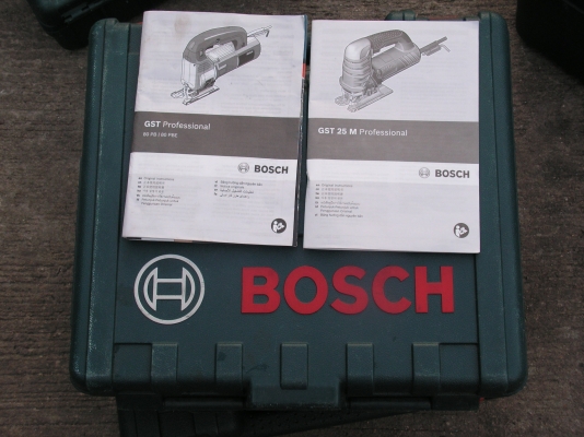 กล่องใส่เครื่องมือของBOOSCH(พี่ที่อยู่สายไหมรับไปดูเเลต่อแล้วครับ)