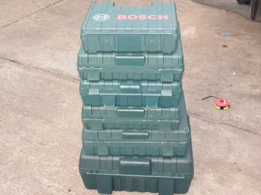 กล่องใส่เครื่องมือของBOOSCH(พี่ที่อยู่สายไหมรับไปดูเเลต่อแล้วครับ)
