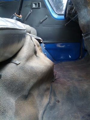 ขาย รถ 6 ล้อกลางติดดั้ม Dyna 300 ปี40