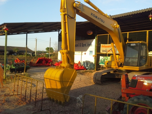 ขายด่วนโคมัสซุ 200-6 ทำสีใหม่แล้ว บูมอาร์สวย ไฟฟ้าครบ ช่วงล่างเต็ม เอาไปไม่ต้องทำอะไรอีกใช้งานเลย ขายด่วนโคมัสซุ 200-6 ทำสีใหม่แล้ว บูมอาร์สวย ไฟฟ้าครบ ช่วงล่างเต็ม เอาไปไม่ต้องทำอะไรอีกใช้งานเลย