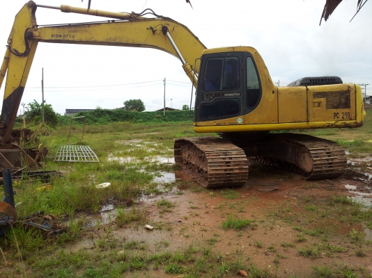 ขายด่วนโคมัสซุ 200-6   ทำสีใหม่แล้ว บูมอาร์สวย      ไฟฟ้าครบ  ช่วงล่างเต็ม เอาไปไม่ต้องทำอะไรอีกใช้งานเลย