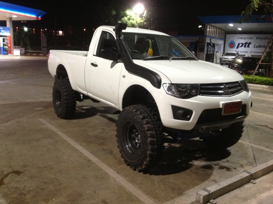 ขายดาวน์ไทรตันขับ4