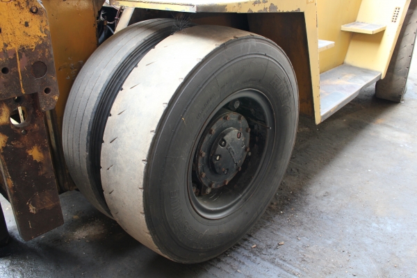 รถโฟคลิฟ TCM FVD115Z4 รถนอก ล้อหน้าคู่ รถโฟคลิฟ TCM FVD115Z4 รถนอก ล้อหน้าคู่