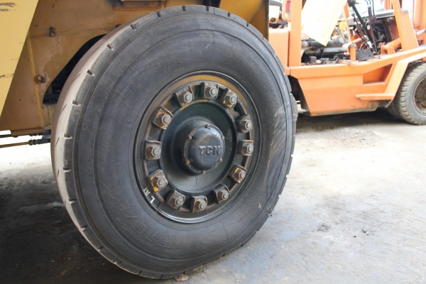 รถโฟคลิฟ TCM FVD115Z4 รถนอก ล้อหน้าคู่ รถโฟคลิฟ TCM FVD115Z4 รถนอก ล้อหน้าคู่