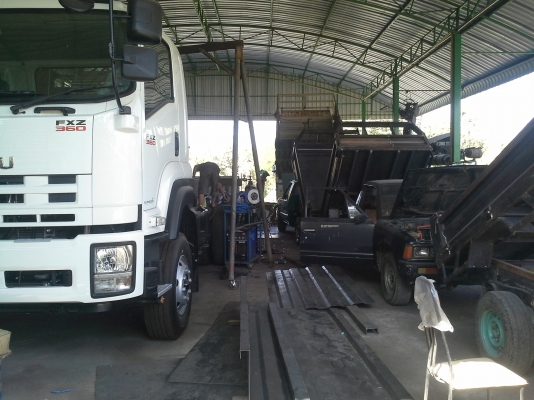 รับติดตั้งประกอบดั้มพ์ รถ 10 ล้อ 6ล้อ  รถปิ๊กอัพ ติดตั้งเครน  ราคากันเอง ต่อเร็ว รับรองความแข็งแรงโดยวิศวกร