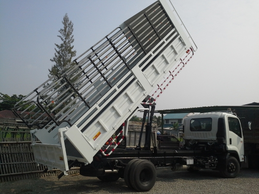 รับติดตั้งประกอบดั้มพ์ รถ 10 ล้อ 6ล้อ  รถปิ๊กอัพ ติดตั้งเครน  ราคากันเอง ต่อเร็ว รับรองความแข็งแรงโดยวิศวกร