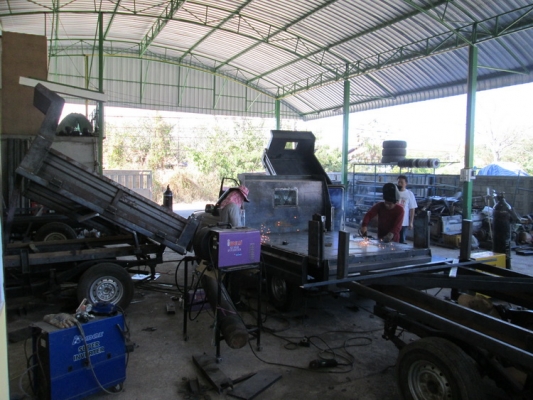 รับติดตั้งประกอบดั้มพ์ รถ 10 ล้อ 6ล้อ  รถปิ๊กอัพ ติดตั้งเครน  ราคากันเอง ต่อเร็ว รับรองความแข็งแรงโดยวิศวกร