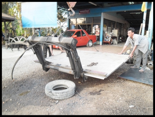 ลิฟต์ท้ายรถสิบล้อ 4 กระบอก ราคาจิ๊บๆ