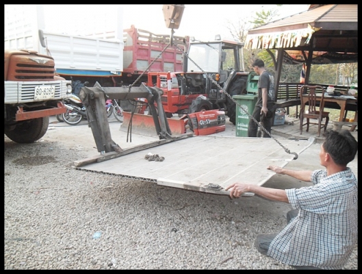 ลิฟต์ท้ายรถสิบล้อ 4 กระบอก ราคาจิ๊บๆ