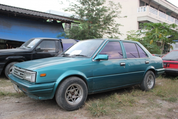 อยากขาย Nissan Sanny สีเขียว ปี ติดแก็ส LPG