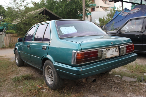 อยากขาย Nissan Sanny สีเขียว ปี ติดแก็ส LPG