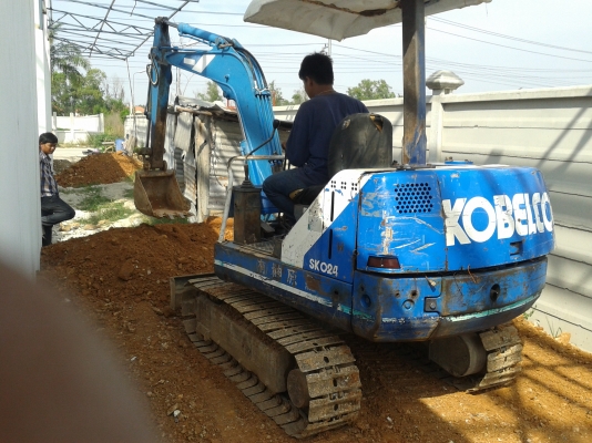 ขายแบคโฮ kobelco sk024 พร้อมใช้ ทำงานดีเร็วมากครับ