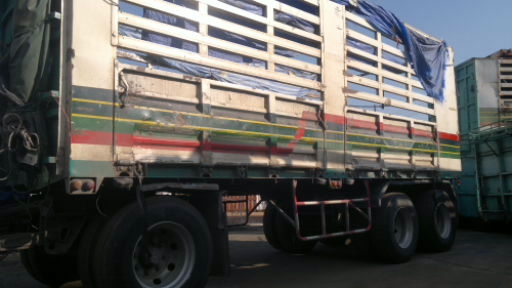 ขายพ่วงแม่ลูกไม่ดั้มกระบะเหล็ก  VOLVO 250 แรงม้า 2 เพลา ลูก 3 คาน สภาพสวยพร้อมใช้งาน ยางเต็ม ทะเบียนพร้อมโอน