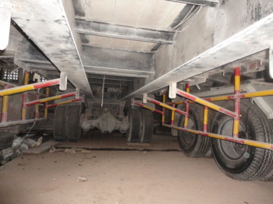 NISSAN  DIESEL   หัวลากพร้อมหางสองเพลา  มีเล่ม  พร้อมขายค่ะ