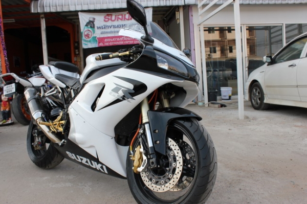 ขาย YAMAHA YZF-R1 ปี 2001 แต่งเต็ม ทะเบียนโอน ท่อโยชิแท้เบิกใหม่ ขาย YAMAHA YZF-R1 ปี 2001 แต่งเต็ม ทะเบียนโอน ท่อโยชิแท้เบิกใหม่