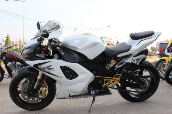 ขาย YAMAHA YZF-R1 ปี 2001 แต่งเต็ม ทะเบียนโอน ท่อโยชิแท้เบิกใหม่ ขาย YAMAHA YZF-R1 ปี 2001 แต่งเต็ม ทะเบียนโอน ท่อโยชิแท้เบิกใหม่