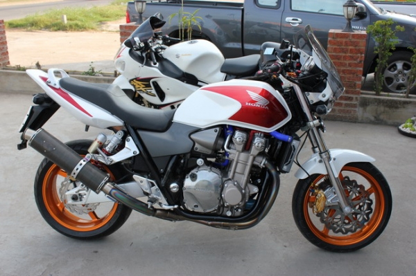 ขาย HONDA CB1300 หัวฉีด ทะเบียนแท้ .สมอ ตอง555 โอนขนส่ง แต่งเต็ม